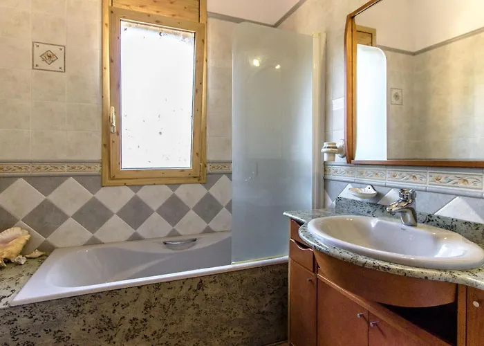 Catalunya Casas Spacious, Sublime Just 15km To Barcelona! *
